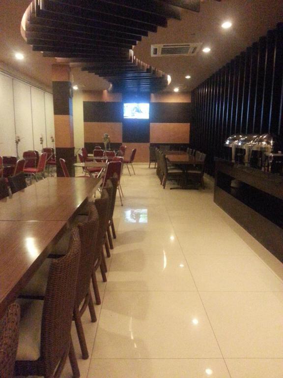 Hotel Matos Jayapura Exterior photo